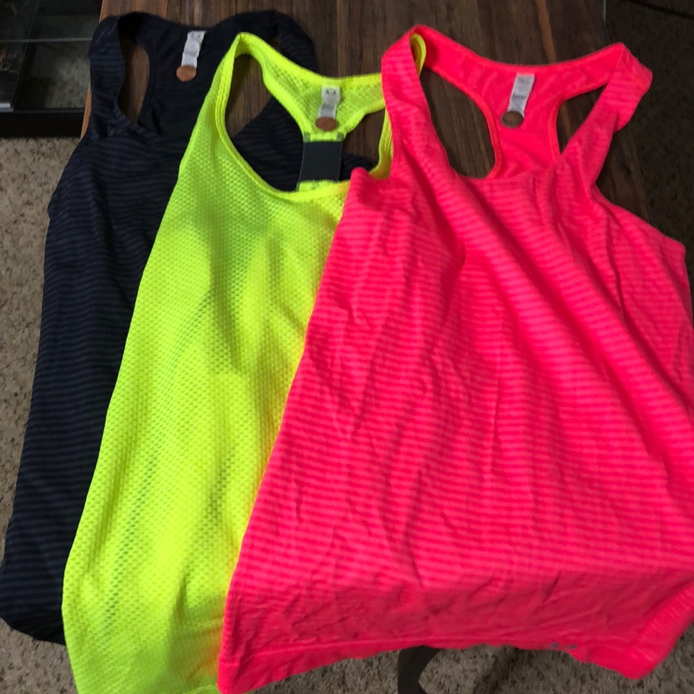 (NOT FOR SALE)Women’s Under Armour Tank Tops